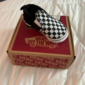 Slip on checkered baby vans size 4c